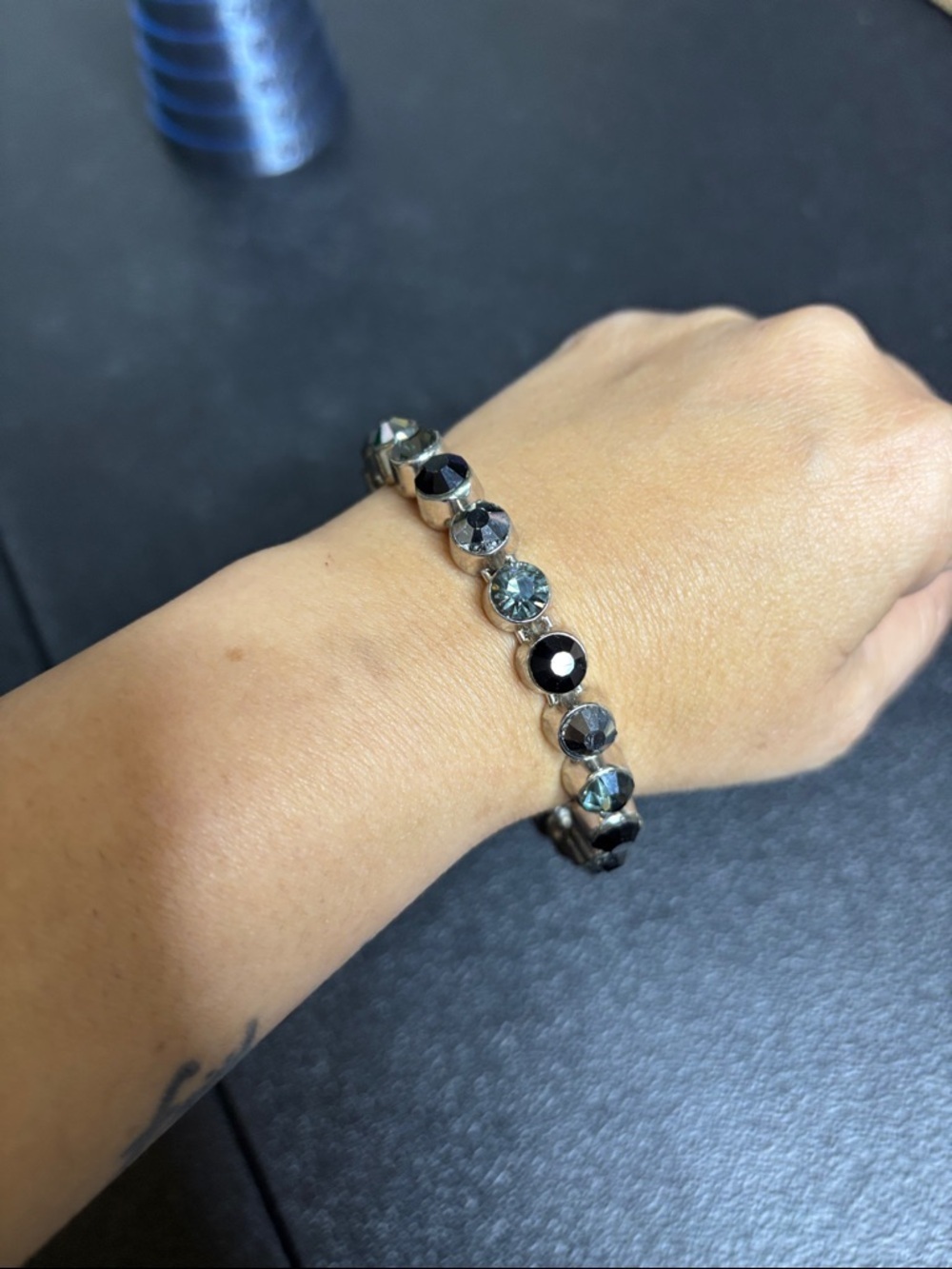 DESIGNER BLACK SILVER CRYSTAL MAGNETIC BANGLE SHAPE BRACELET MODERN